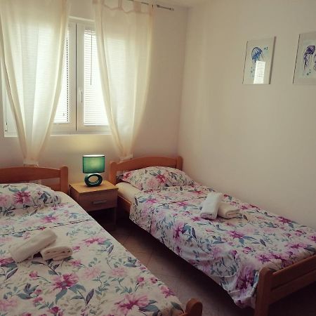 Apartment Vesna Vir Exterior foto