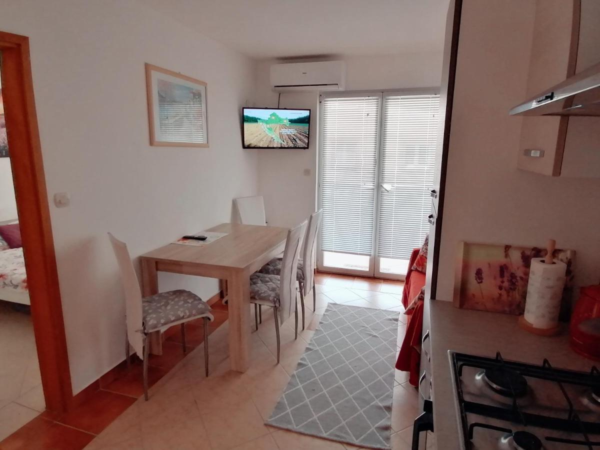Apartment Vesna Vir Exterior foto